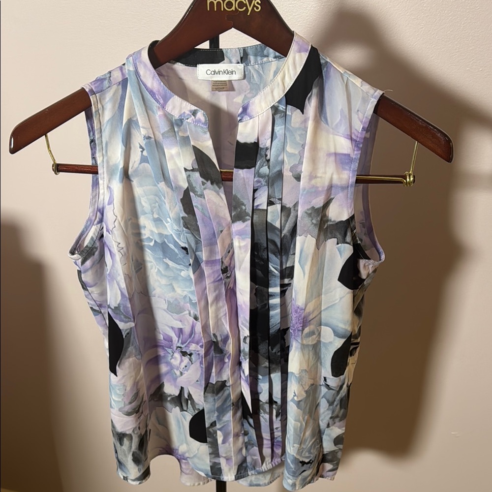 Calvin Klein Women's Sleeveless Floral Blouse - Lavender and Black